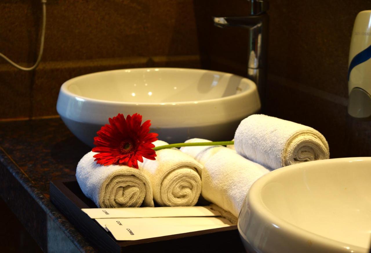 Sea Breeze Max Resort & Spa 马尔冈 外观 照片
